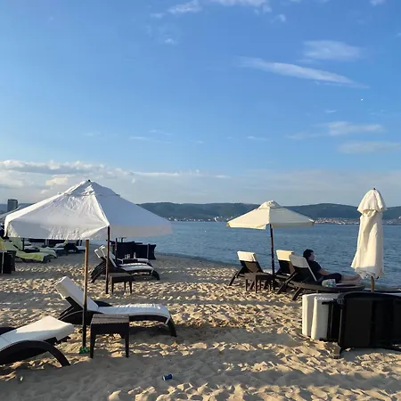 Апартамент Sunny Plaza 33
